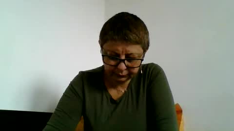 Snapshot of atikaarea chatting on October 7, 7:49 am atikaarea online show from October 7, 7:49 am