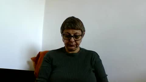 Snapshot of atikaarea chatting on October 29, 9:33 am atikaarea online show from October 29, 9:33 am