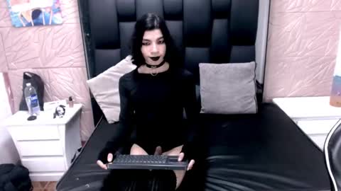 Snapshot of atley_dolly_ chatting on March 25, 10:05 pm ATLEY online show from March 25, 10:05 pm