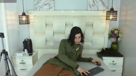 Snapshot of atley_dolly_ chatting on April 7, 9:37 pm ATLEY online show from April 7, 9:37 pm