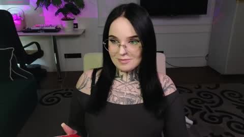 online every day between 10am-23pm online show from April 11, 6:18 am