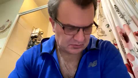 Snapshot of atozzzz chatting on November 12, 4:13 am atozzzz online show from November 12, 4:13 am