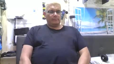 A online show from December 15, 12:38 pm