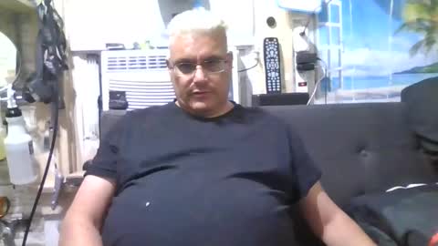 Snapshot of atr2424293280 chatting on November 6, 8:15 am A online show from November 6, 8:15 am