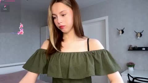Jolyn online show from May 26, 4:19 am