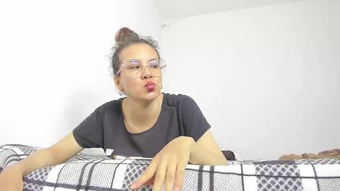 Snapshot of audrey_lawrence chatting on December 7, 3:41 pm Audrey online show from December 7, 3:41 pm