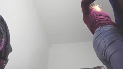 Snapshot of audrey_lawrence chatting on December 8, 3:53 am Audrey online show from December 8, 3:53 am