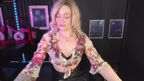 Snapshot of augustine_magnetic chatting on January 21, 6:43 am Augustine online show from January 21, 6:43 am