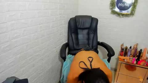 Monii Yi online show from January 15, 5:45 am