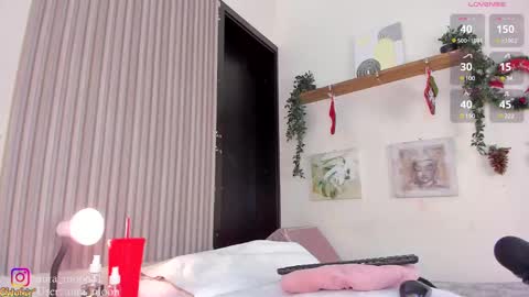 Snapshot of aura_moon chatting on December 17, 10:34 am Hello I am Marcela follow me on my instagram aura moon11 online show from December 17, 10:34 am