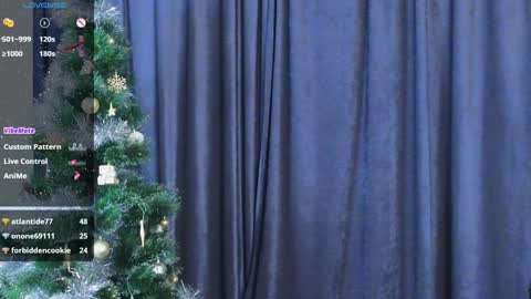 auraclark online show from December 24, 7:33 pm