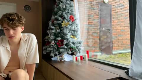 Snapshot of aurora_asti_ chatting on November 23, 8:03 am Hey Im Aurora - the spark you wont forget. online show from November 23, 8:03 am