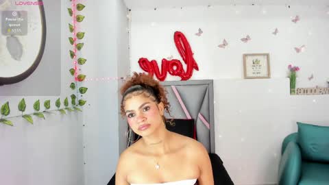 aurora_blackmont online show from April 22, 11:23 am
