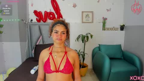 aurora_blackmont online show from May 22, 10:43 am
