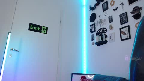 Snapshot of aurora_hotter chatting on December 22, 4:17 pm Miss A Fansly - Auroradomina1 online show from December 22, 4:17 pm