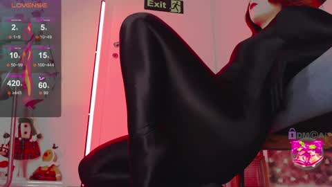 Snapshot of aurora_hotter chatting on December 23, 8:03 pm Miss A Fansly - Auroradomina1 online show from December 23, 8:03 pm