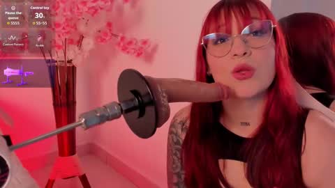 Snapshot of aurora_sweet2 chatting on December 2, 11:34 pm Madison online show from December 2, 11:34 pm