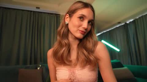 Aurora online show from February 10, 6:42 am