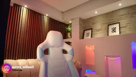 aurora_willow9 online show from December 2, 3:12 am