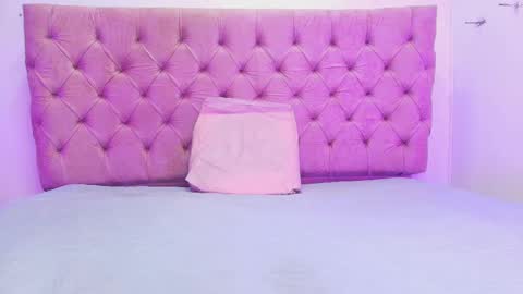 auroraa_miller online show from September 13, 11:54 am