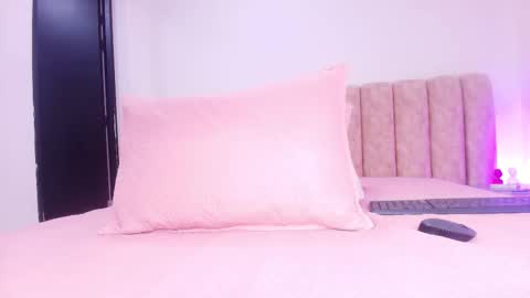 auroraa_miller online show from November 15, 11:51 am