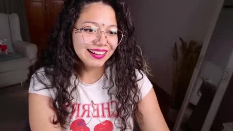 Snapshot of aurorasiera chatting on December 2, 9:21 pm Aurora online show from December 2, 9:21 pm