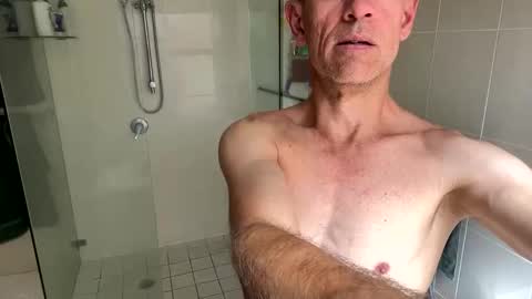 Aussie azza online show from October 8, 3:37 am