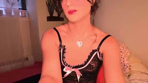 Snapshot of aussiepublictitties chatting on February 6, 9:29 pm Ray online show from February 6, 9:29 pm