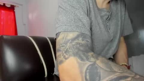 Snapshot of austin1119a chatting on January 11, 6:33 pm austin1119a online show from January 11, 6:33 pm