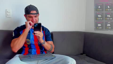 Snapshot of austin_curry chatting on October 23, 8:29 pm A online show from October 23, 8:29 pm