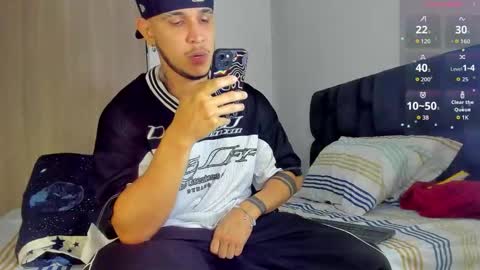 Snapshot of austin_curry chatting on December 17, 3:23 am A online show from December 17, 3:23 am