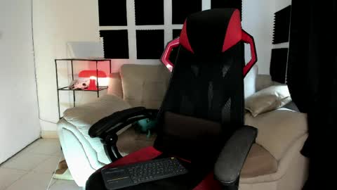 Austin online show from April 8, 8:31 pm