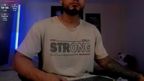 AustinTorres  online show from October 27, 8:35 pm