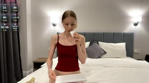 Snapshot of autumnroginson chatting on May 25, 4:57 pm Annie online show from May 25, 4:57 pm