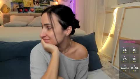 Ava online show from November 9, 4:27 pm