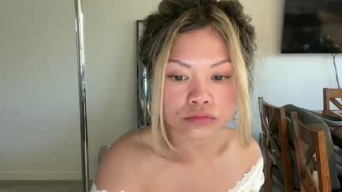 Little Ava  online show from April 7, 6:30 pm