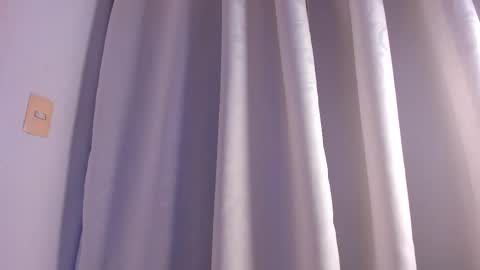 Snapshot of avaline_blanc chatting on March 2, 5:01 am Avaline Help me reach 100 likes TRANSMISSION EVERY DAY FROM 39 PM online show from March 2, 5:01 am