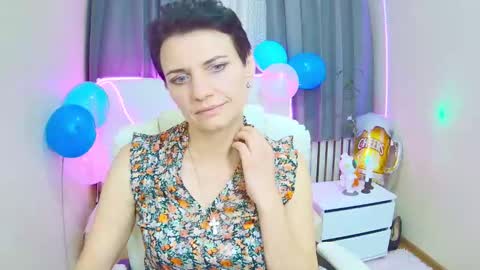 Snapshot of avasaturnian chatting on September 17, 12:29 pm avasaturnian online show from September 17, 12:29 pm