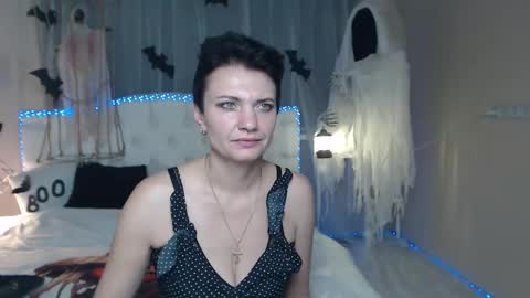 Snapshot of avasaturnian chatting on October 23, 1:54 pm avasaturnian online show from October 23, 1:54 pm