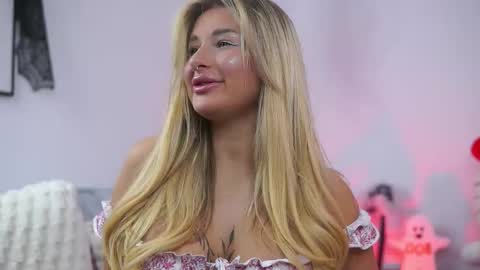 Carina online show from October 27, 9:52 pm