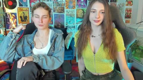 Snapshot of aveangela chatting on January 10, 3:06 pm Avie online show from January 10, 3:06 pm