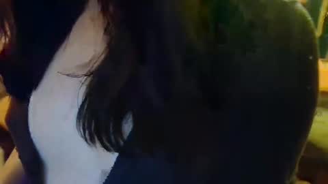 Snapshot of average_girl222 chatting on December 14, 7:07 am raven blue online show from December 14, 7:07 am