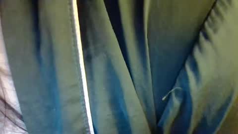 Snapshot of average_girl222 chatting on January 13, 7:11 am raven blue online show from January 13, 7:11 am