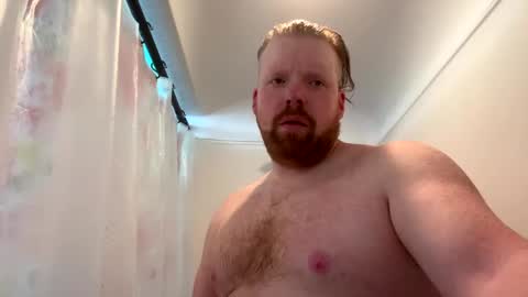 Snapshot of averagedan90 chatting on February 10, 3:53 pm Dan online show from February 10, 3:53 pm