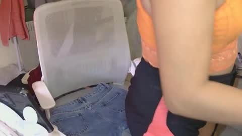 Rhian online show from April 18, 2:59 am