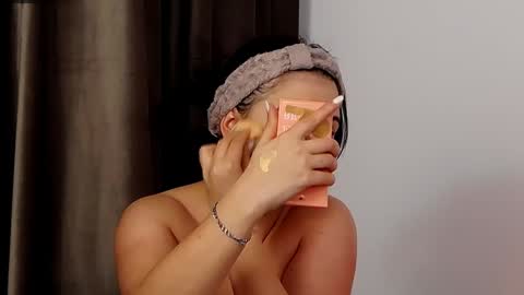 AveryWillow online show from January 15, 1:09 pm