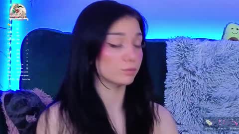 Snapshot of averywillow chatting on January 6, 6:44 pm AveryWillow online show from January 6, 6:44 pm