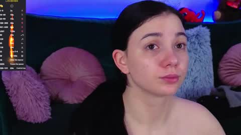 AveryWillow online show from April 2, 10:51 pm