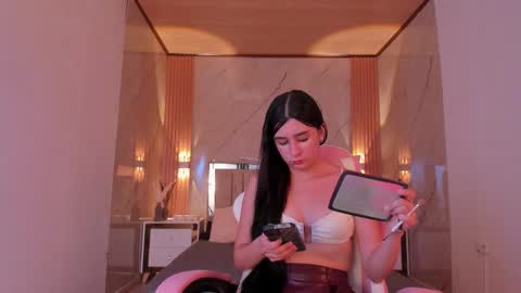 Snapshot of avigail_xo chatting on February 3, 6:57 pm Avigail online show from February 3, 6:57 pm