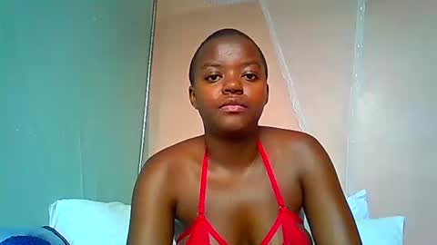 Snapshot of avril254 chatting on February 12, 6:19 am avril254 online show from February 12, 6:19 am